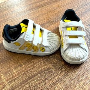 Adidas originals Superstars smileys version, little kid size 6, EUC